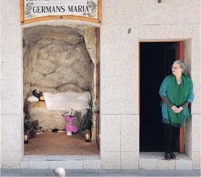  ?? EFE ?? Una vivienda alberga una imagen de Jesucristo, durante la Semana Santa Marinera en Valencia