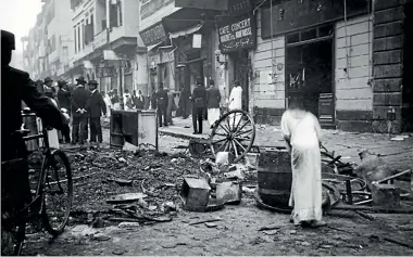  ?? PHOTO: AUSTRALIAN WAR MEMORIAL REFERENCE ?? This photo is thought to show the aftermath of the 1915 Cairo riot by Anzac soldiers. The white figure on the right is likely a woman connected to the city’s sex trade.