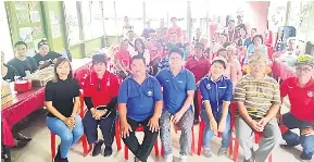 50 Penduduk Terima Sumbangan Barangan Dapur Pressreader