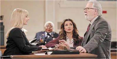  ?? JORDIN ALTHAUS THE ASSOCIATED PRESS ?? Melissa Rauch, left, India de Beaufort and John Larroquett­e in a scene from the comedy series “Night Court.”