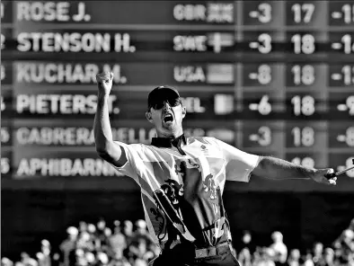  ?? CHRIS CARLSON / AP ?? Justin Rose of Britain celebrates winning the gold medal after Sunday’s final round of the men’s golf tournament.