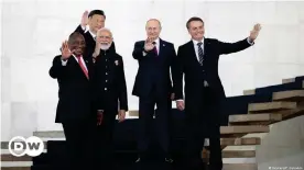  ??  ?? La última foto de grupo antes de la pandemia de coronaviru­s en noviembre de 2019: los jefes de gobierno de los países BRICS en la cumbre de Brasilia.