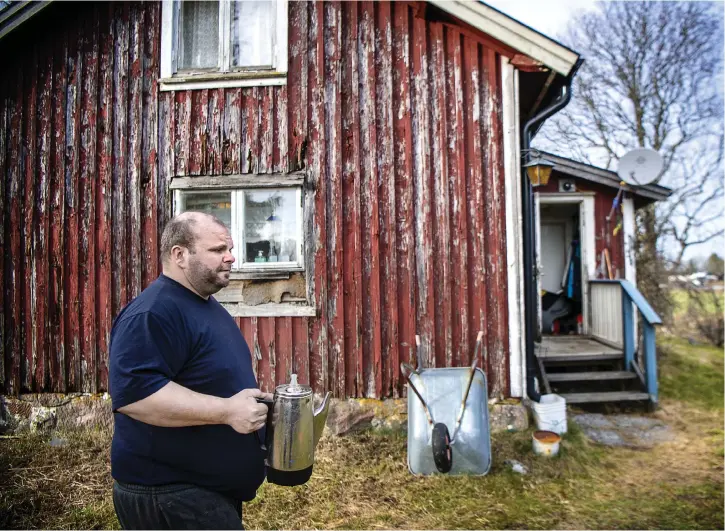  ??  ?? Fredrik Nilsson fick inbrott i sin sommarstug­a och tjuvarna kom över verktyg för 10 000 kronor. Ingen polis kom till platsen och utredninge­n lades ner i brist på bevis.