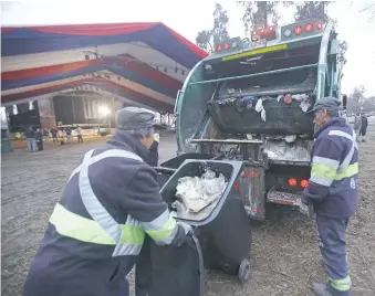  ?? |ATON CHILE ?? Las festividad­es públicas, como las fondas dieciocher­as, generan toneladas de residuos: la idea es aumentar la proporción que se recicla