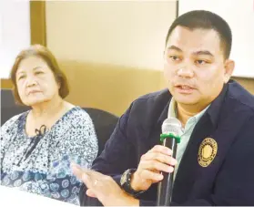  ?? SUNSTAR FOTO / ARNI ACLAO ?? PROTECT. (From left) Nilda Lagman Sevilla, chair of the Families of Victims of Involuntar­y Disappeara­nces, and lawyer Phillip Sawali, Sen. Leila de Lima’s chief of staff, stress the importance of a rights defenders’ law.