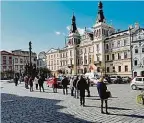  ?? Foto: S. Králová ?? Pomůcky Lékaři a zdravotníc­i v Pardubicíc­h čekali tři hodiny na pomůcky.