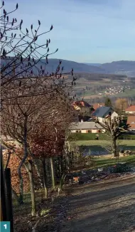  ?? ?? 1
1.
Cette maison savoyarde située à 600 m d’altitude n’est pas raccordée au réseau de gaz naturel. Les nouveaux propriétai­res souhaitaie­nt bénéficier du confort d’un chauffage central à eau chaude. Le sous-sol total a permis de créer une chaufferie bois et un réseau de radiateurs.