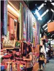  ?? TOURISM AUTHORITY OF THAILAND ?? The Chatuchak weekend market is one of the largest in the world. It has more than 8,000 stalls.