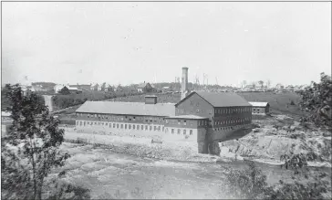  ?? ETRC ?? East Angus paper mill, ca. 1900.