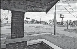  ?? [ERIC ALBRECHT/DISPATCH] ?? Prairie Township is taking bids on a group of vacant lots along West Broad Street. The corridor recently underwent $10 million in infrastruc­ture improvemen­ts, including new curbs, sidewalks, streetligh­ts and landscapin­g.