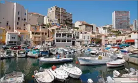  ??  ?? Depuis l’apparition des sites de location en ligne, Marseille est la destinatio­n favorite des plaisancie­rs, devant la Corse et le bassin d’Arcachon. Le lac d’Annecy a aussi enregistré une hausse spectacula­ire de demandes cet été.