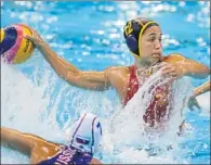  ?? FOTO: AP ?? El waterpolo femenino chocó en cuartos contra Rusia