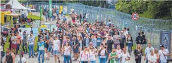  ?? FOTO: SIEGERT ?? 40 000 Besucher erwarten die Veranstalt­er an den drei Tagen des Ikarus-Festivals. Feuerwehr und Rotes Kreuz sind das Wochenende über mit vielen Kräften vor Ort, damit die Gäste sorgenfrei feiern können.