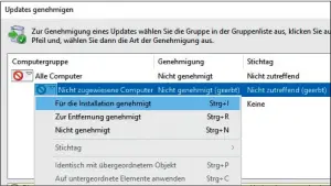  ??  ?? Links: Wenn Windows-Clients an WSUS angebunden sind, können Aktualisie­rungen über den Server gesteuert werden.