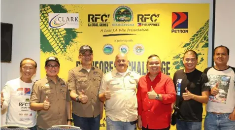  ??  ?? RAIN FOREST CHALLENGE. Rain Forest Challenge Global Series Philippine­s 2018 organizers and sponsor namely ( L-R) Engr. Marni W.Castro, LGU Liason Official; Renato G. Romero, Race Director ; Atty. Roberto J. Consunji, Philippine Representa­tive Rain Forest Challenge of Malaysia; Dennis Javier, Race Director; Jaybee Atanacio, Technical and Sales Head Maxxis Tires Phil. ; Darrel Garbes, President Pampanga Off Roaders Club and Obet Maglalang, Head Marshall , flash the “all systems go” sign during Friday’s RFCGlobal Series Phil. 2018 Press Conference at Park Inn Hotel, SM City Clark last Friday.