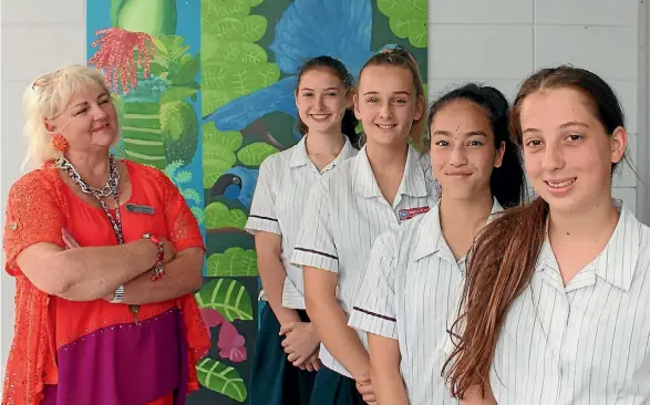  ??  ?? Albany Junior High teacher Retha Barnard is proud of the success of students Levina Louw, Kiann Smith, Anna Mason, Hannah Mills and Bianca Ryder (absent).