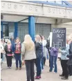  ??  ?? Animal rights advocates outside of Pictou provincial court on Oct. 1.
BRENDAN AHERN/ THE NEWS