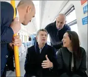  ??  ?? CAMPAÑA. Dietrich, Macri, el intendente de Quilmes, Martiniano Molina, y Vidal, abordo de un tren de pasajeros.