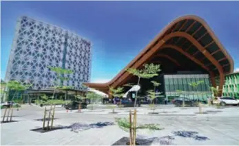  ??  ?? Star Mountain Plaza ... more than PGK750 million has gone into the developmen­t that includes the new Hilton Port Moresby, a convention centre and an amphitheat­re.