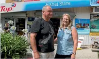  ?? DOMINICO ZAPATA/FAIRFAX NZ ?? Sam and Pauline Verran, who hail from Store since 2004. Thames, have run the Hahei General