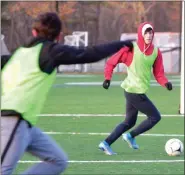  ?? TANIA BARRICKLO- DAILY FREEMAN ?? Colin Murray of Rhinebeck dribbles the ball during a practice.