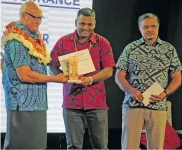  ??  ?? From left: Fiji President Major-General (ret’d) Jioji Konrote, Devesh and Bharos Farms managing director Devesh Nath and New India Assurance Company Limited, Fiji Chief Operating Officer, Subhash Mehta at the 2017 FDB’s National Small and Medium...