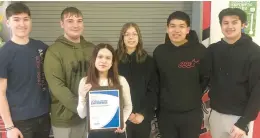  ?? ?? Bremen High School store managers hold the plaque they earned for being a gold-star certificat­ion. Retail store managers include Marijane Guilfoyle, Carla Sanchez and Zander Hessling and food operations store managers were Daniel Galvan, Maddox Bucio and Raul Castaneda.