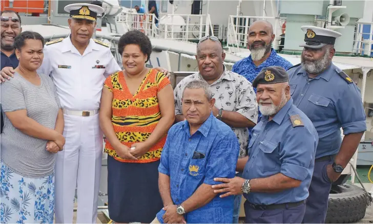  ?? Photo: Ronald Kumar ?? Vanuavatu sisters Liliana Gade and Lute Tubuna with Republic of Fiji Military Forces Commander Rear Admiral Viliame Naupoto at the Captain Stanley Brown Naval Base in Walu Bay, Suva, on May 19, 2020.