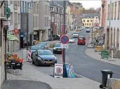  ?? Foto: Frank Weyrich ?? Die frisch renovierte Rue Grande-Duchesse Charlotte wird mit Parkschein­automaten ausgerüste­t.