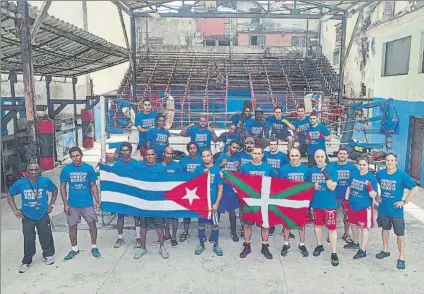  ?? FOTO: FEDERACIÓN VASCA DE BOXEO ?? Euskadi, en Cuba La selección vasca de boxeo olímpico realizó el año pasado un encuentro en el ‘Trejo’ de La Habana