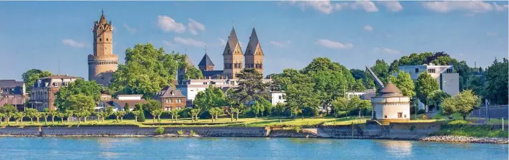  ?? FOTO: 90GRAD PHOTOGRAPH­Y/DPA ?? Der Mariendom überragt Andernach. Seit einigen Jahren hat die Stadt jedoch noch einen ganz anderen Besucherma­gneten. Sie lädt ihre Besucher in ihre Gemüsegärt­en ein.