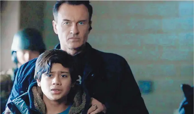  ?? COURTESY OF CBS ?? Julian Gopal and Julian McMahon in the CBS series “FBI Most Wanted.”