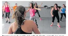  ??  ?? Premier cours de zumba à la salle du Cercle, samedi. Les cours sont dirigés par Marion Valot.