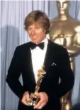  ??  ?? IL PRIMO OSCAR Il primo film che Redford dirige, Gente comune, nel 1981 vince 4 Oscar, compreso quello alla regia.