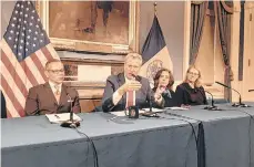  ?? /FERNANDO MARTÍNEZ ?? El alcalde Bill de Blasio hizo un llamado a los neoyorquin­os a estar alertas pero mantener la calma.