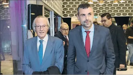  ?? DANI DUCH ?? Josep Piqué y Santi Vila, ayer en el Club Siglo XXI de Madrid