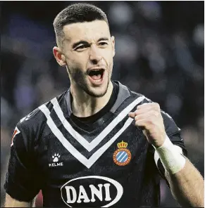  ?? FOTO: PEP MORATA ?? Joan Garcia, celebrando un triunfo Al portero perico se lo rifarán este verano