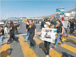  ?? /DANIEL ANGEL RUBIO/ EL SOL DE TIJUANA ?? Miles de demandante­s de asilo permanecen en la frontera mexicana