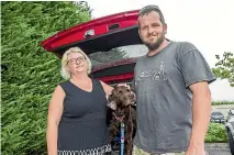  ?? RICKY WILSON/ STUFF ?? Pam and Jon Gordon with their dog Radar.