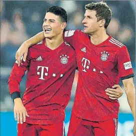  ?? FOTO: EFE ?? James Rodríguez, protagonis­ta El colombiano celebra el triunfo con Thomas Müller