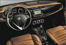  ??  ?? Nicht nur bessere Sitze zieren das neue Cockpit der Giulietta.