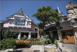  ?? LAURA DICKINSON — TNS ?? The entrance to Madonna Inn's Alex Madonna's Gold Rush Steak House in San Luis Obispo. For four straight years, the Madonna Inn has been the victim of an unusual heist.