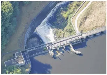  ?? (© Le ?? Le préfet de la Manche précise l’annonce d’arasement des barrages faite par Nicolas Hulot. Studio de Com’)