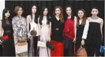  ??  ?? Foto kiri: Josephine Mak, Vita Usman, Christine Wang, Natalia Kok, Suryani Susilo, Dolly, Eliza Chandra, Christina Anakins.