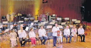  ??  ?? Al inaugurar en Mérida el Palacio de la Música, el presidente Enrique Peña Nieto destacó que el nuevo recinto cuenta con caracterís­ticas únicas en el mundo, con sala de conciertos y centro de estudios e investigac­ión.