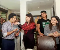  ?? PTI ?? sachin tendulkar celebrates his 44th birthday with family and friends at his residence in Mumbai on Monday. —