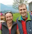  ?? Archivfoto: Michael Munkler ?? Petra und Gerhard Wagner auf der Alpe Sonthofer Hof.