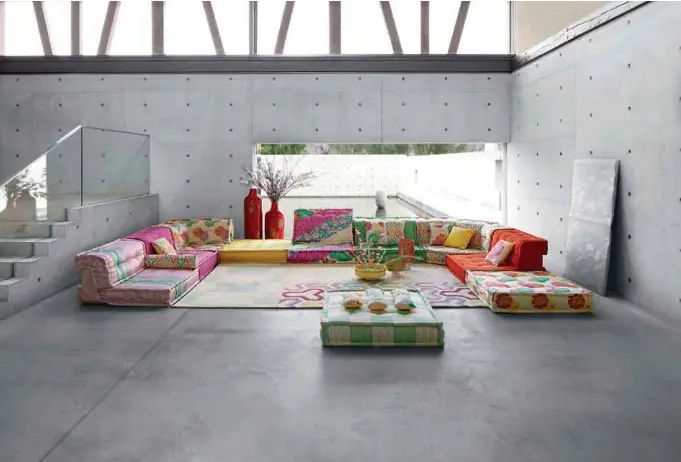  ??  ?? Mah Jong Hiru by Kenzo Takada for Roche Bobois