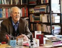  ??  ?? GIFTED: The grand old man of science fiction, Brian Aldiss, at home in 2015. Photo: John Lawrence