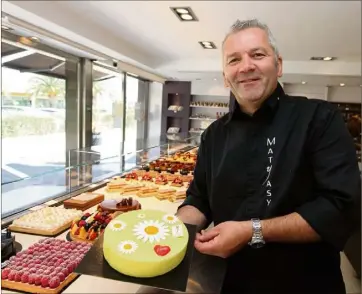  ?? (Photo Laurent Martinat) ?? Denis Matyasy désignera vendredi Le Roi des Gâteaux.